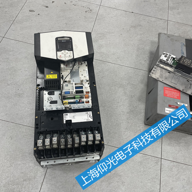 ABB 800׃�l���S��ACS800-04-0400-3+D150+P901��FF32�������B