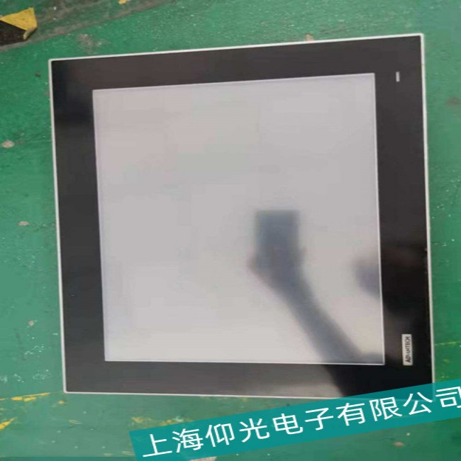 ����Advantech���A���ؙC�@ʾ�{����Ιz�y�S�� 