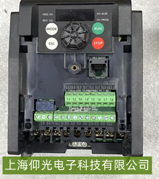 һ�н���㶨������׃�l���\�����l��ͣ�C�Ć��}