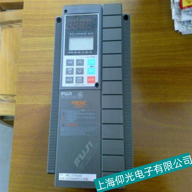 ��ͨ��ʿ׃�l�����dݔ��늉��������ϾS���c(di��n)(li��n)ϵ��ʽ